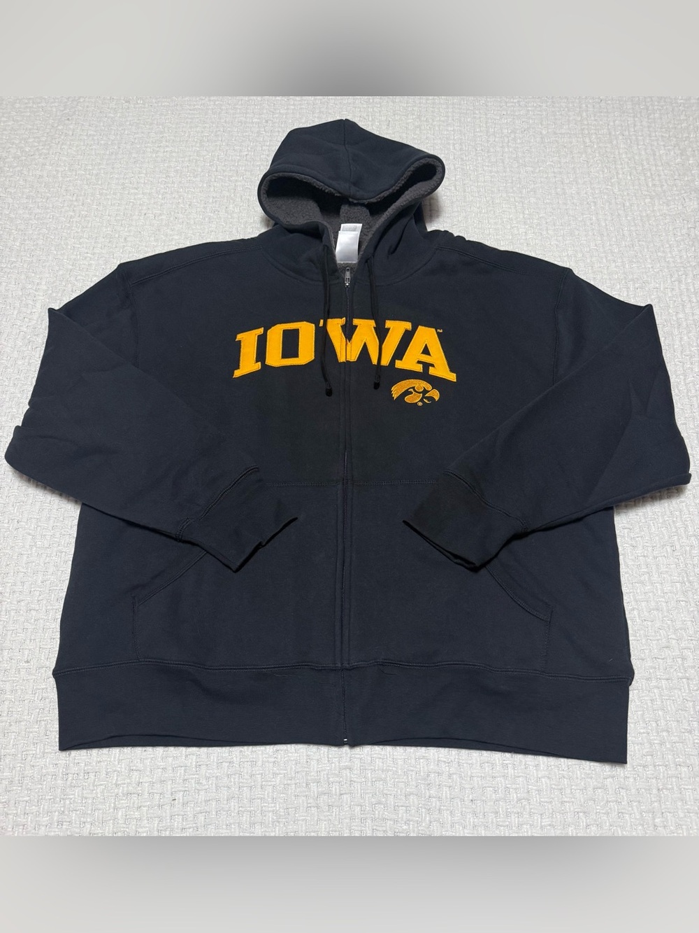 Iowa Hawkeyes lined black zip up hoodie, men’s XL.